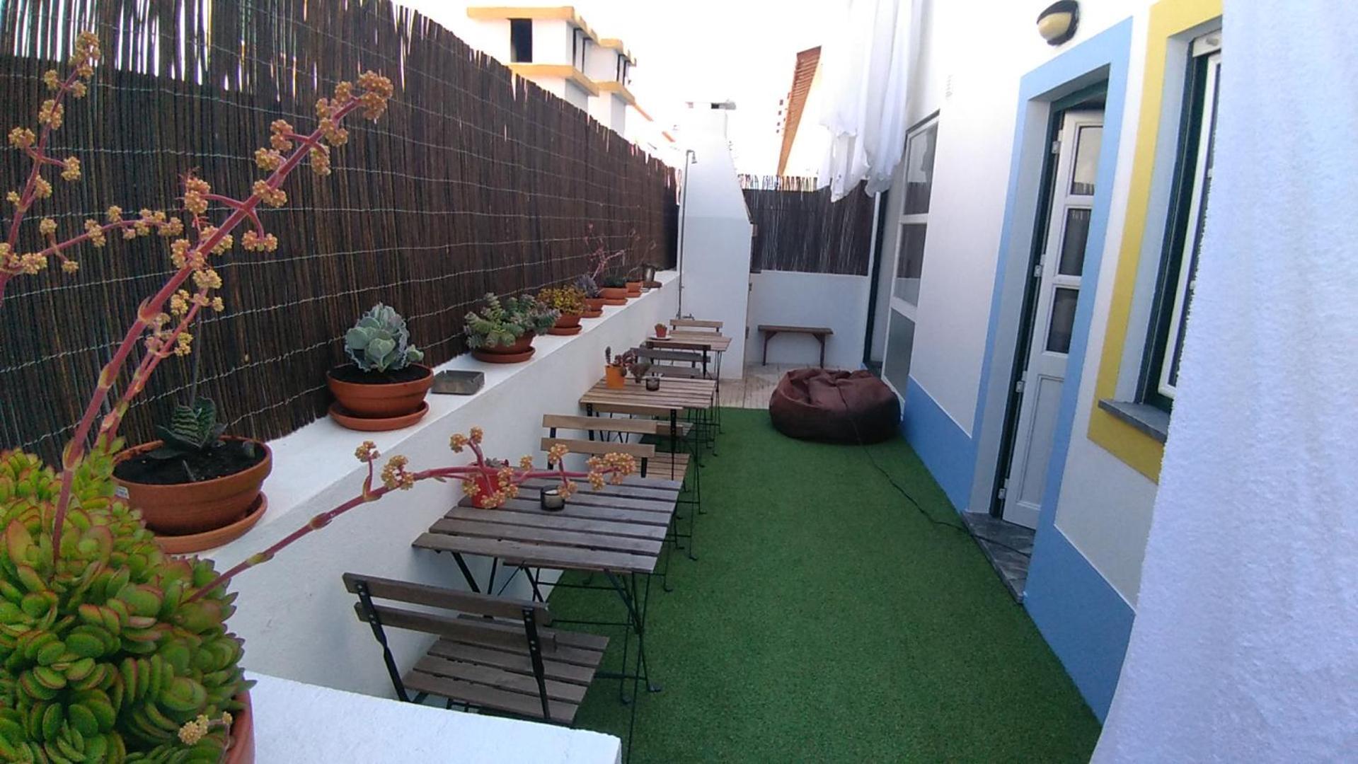 Almograve Beach Hostel Экстерьер фото